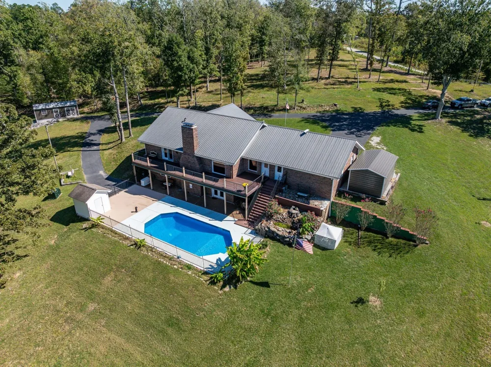 2743 Mouse Tail Rd Parsons, TN 38363