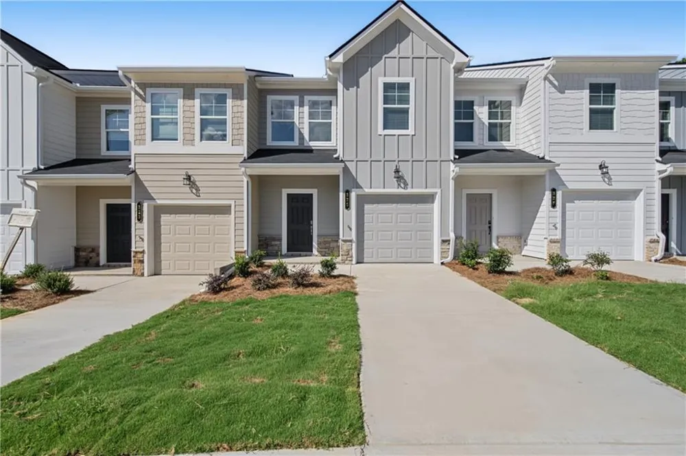 325 Rolling Green Road Adairsville, GA 30103