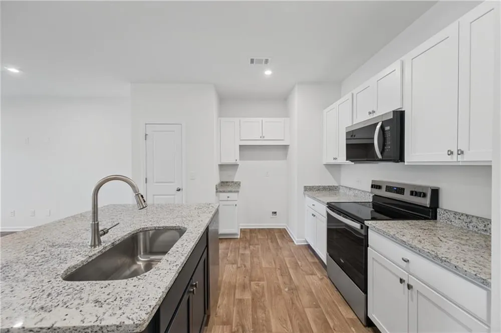 325 Rolling Green Road Adairsville, GA 30103