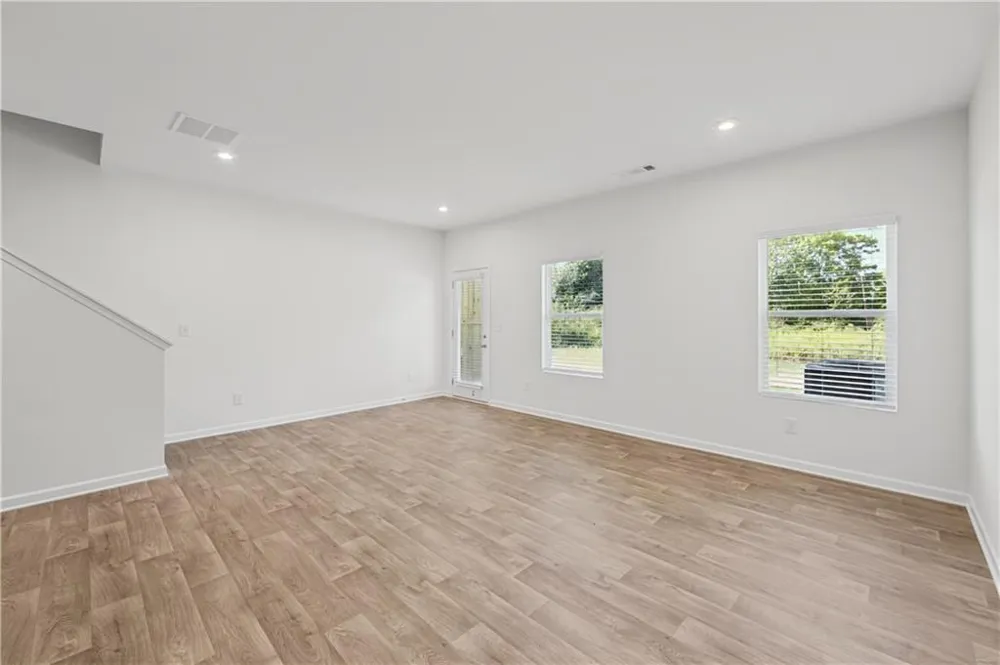 325 Rolling Green Road Adairsville, GA 30103