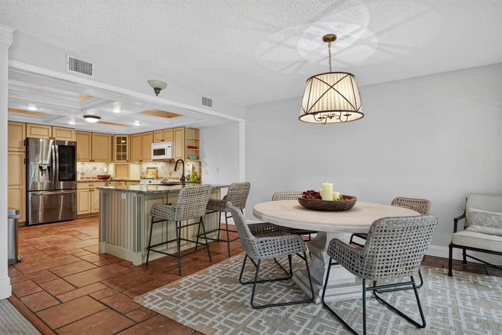 3400 TWIN LAKES TERRACE #201 Fort Pierce, FL 34951