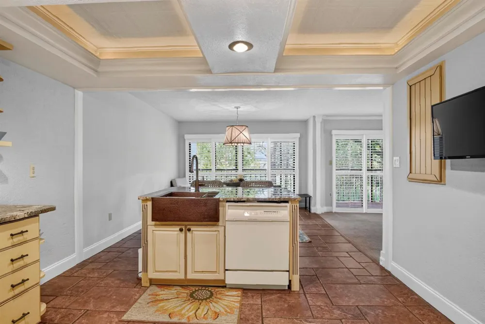 3400 TWIN LAKES TERRACE #201 Fort Pierce, FL 34951