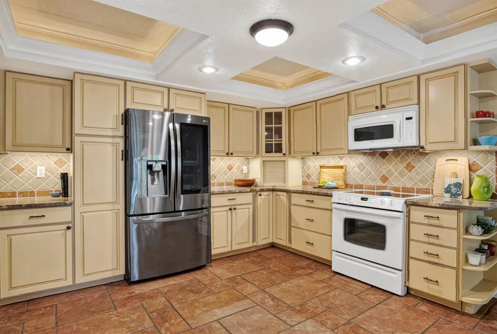 3400 TWIN LAKES TERRACE #201 Fort Pierce, FL 34951