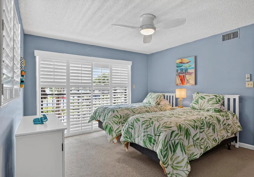 3400 TWIN LAKES TERRACE #201 Fort Pierce, FL 34951