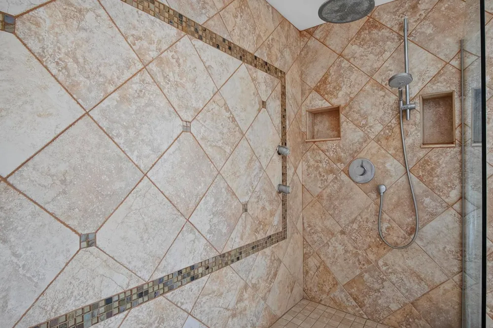 3400 TWIN LAKES TERRACE #201 Fort Pierce, FL 34951