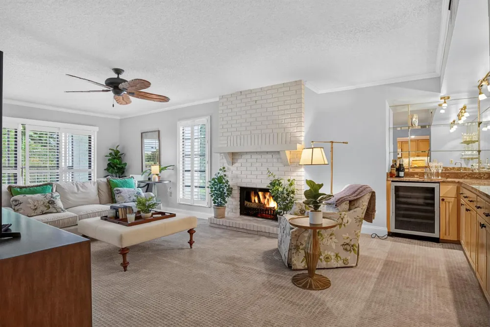 3400 TWIN LAKES TERRACE #201 Fort Pierce, FL 34951