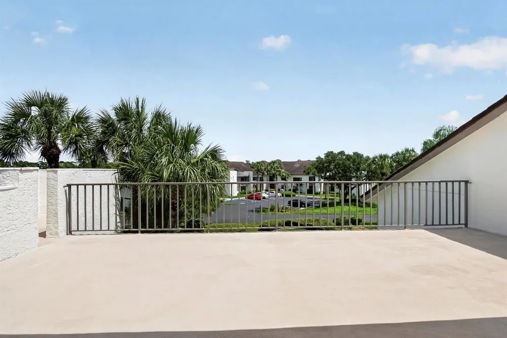 3400 TWIN LAKES TERRACE #201 Fort Pierce, FL 34951