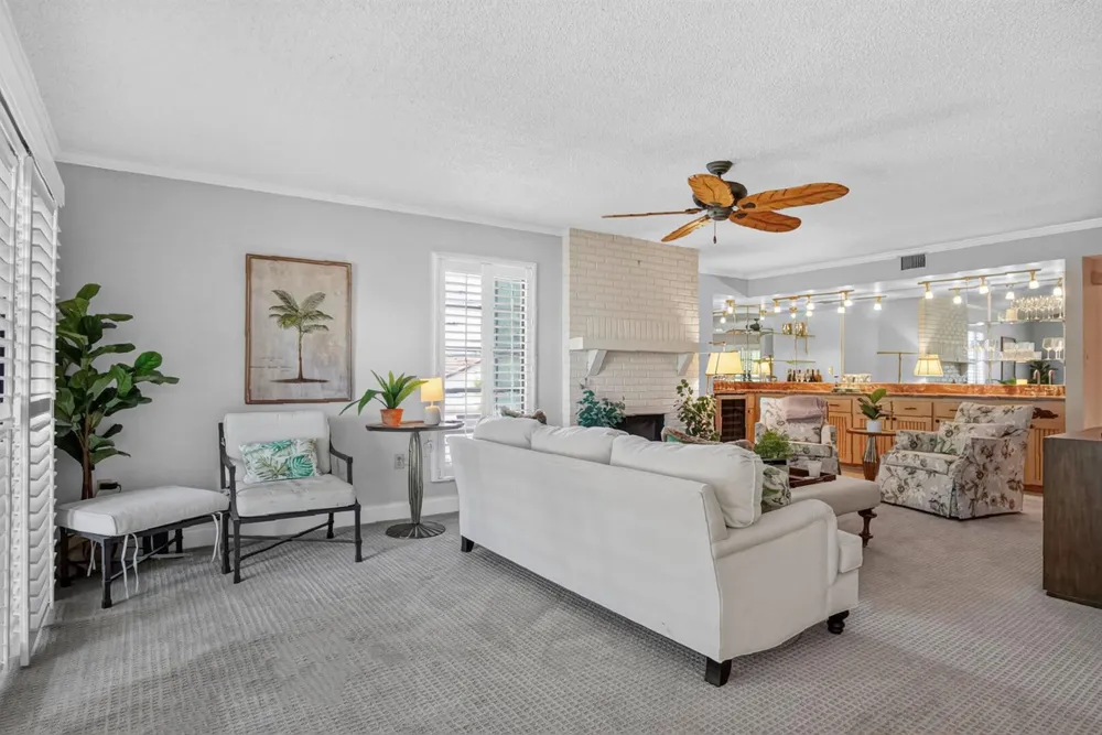 3400 TWIN LAKES TERRACE #201 Fort Pierce, FL 34951