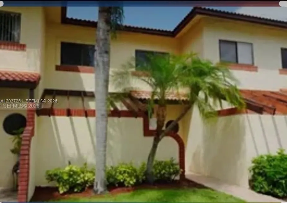 8837 NW 48th St #. Sunrise, FL 33351