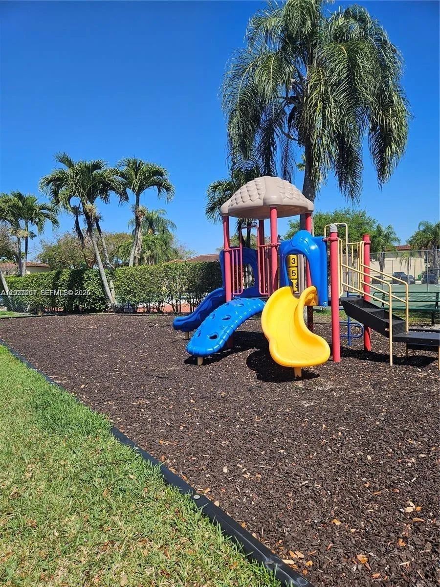 8837 NW 48th St #. Sunrise, FL 33351