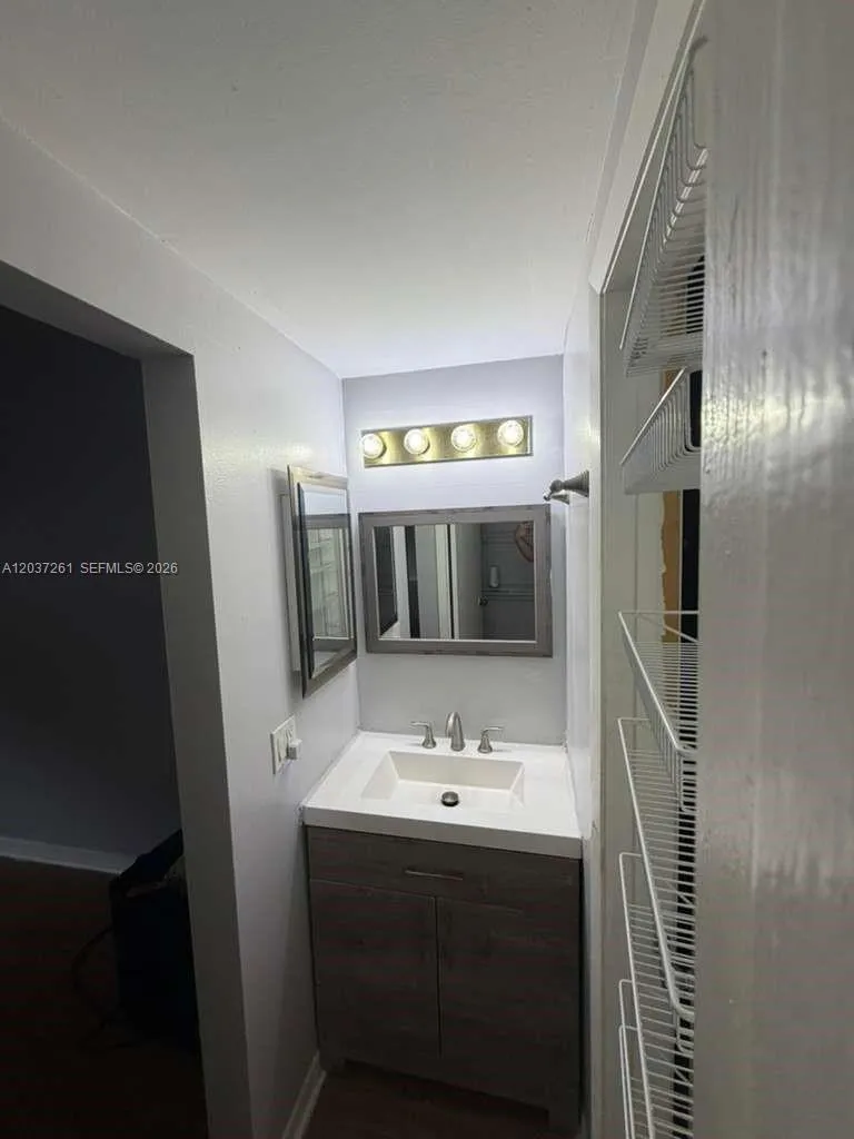 8837 NW 48th St #. Sunrise, FL 33351