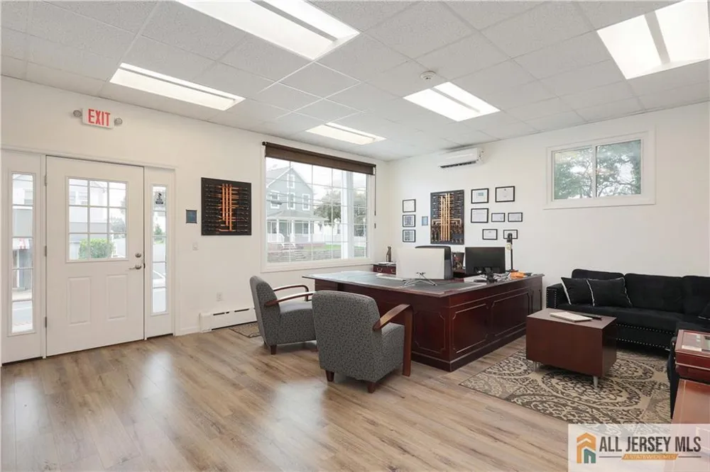 215 Washington Road 