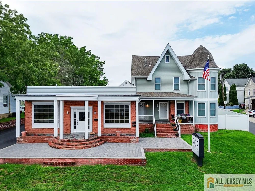 215 Washington Road 
