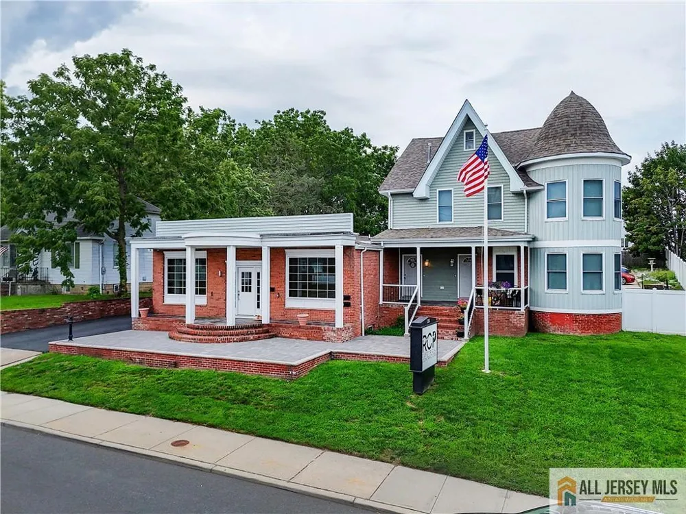 215 Washington Road 