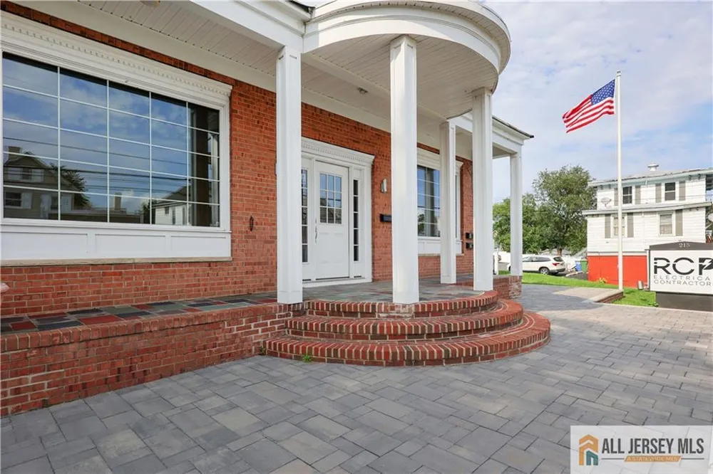 215 Washington Road 