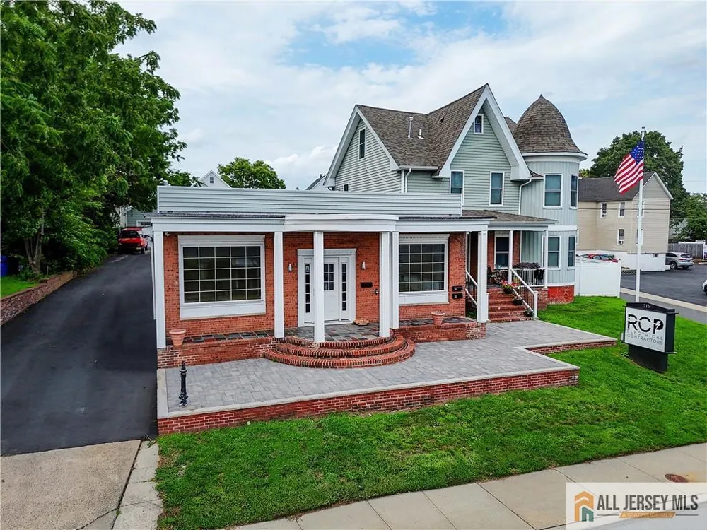 215 Washington Road 