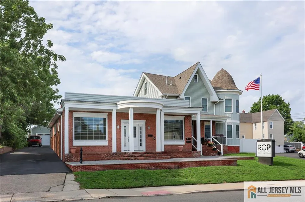 215 Washington Road 
