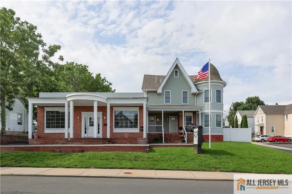 215 Washington Road 