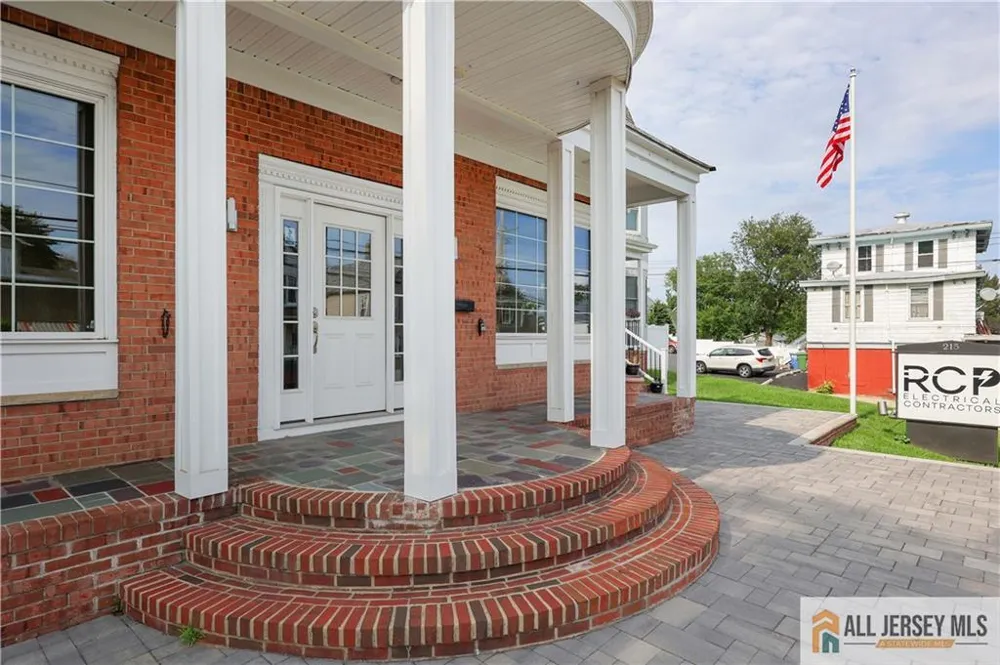215 Washington Road 