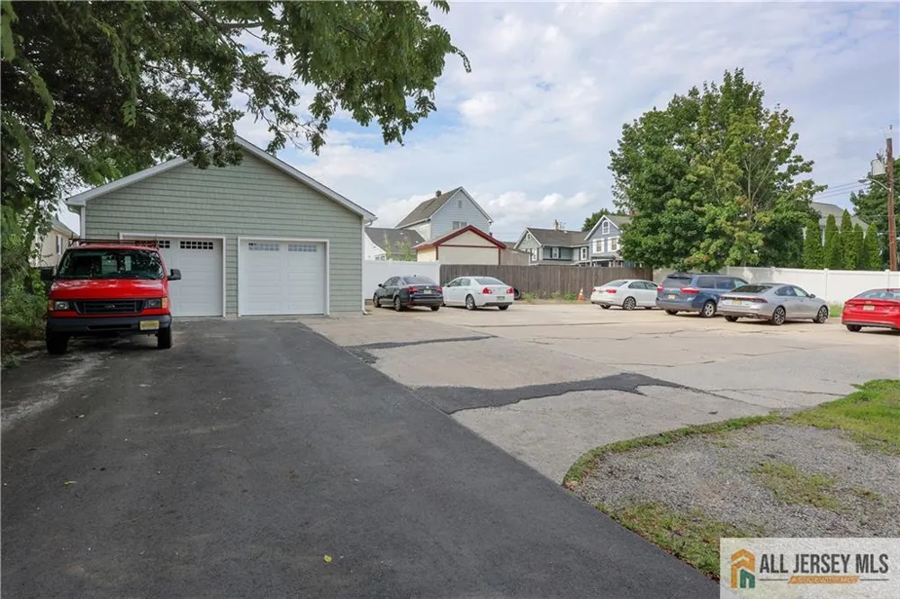 215 Washington Road 