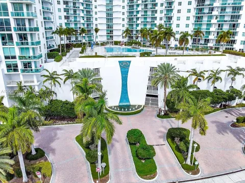 7900 Harbor Island Dr #1408