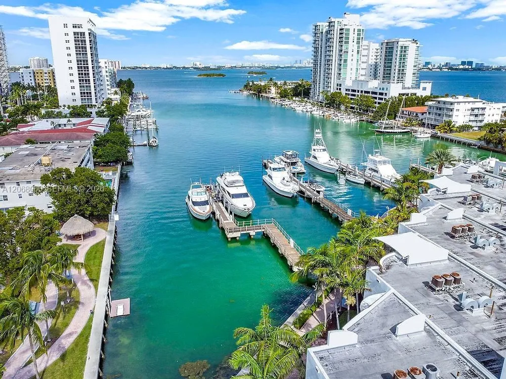 7900 Harbor Island Dr #1408 North Bay Village, FL 33141