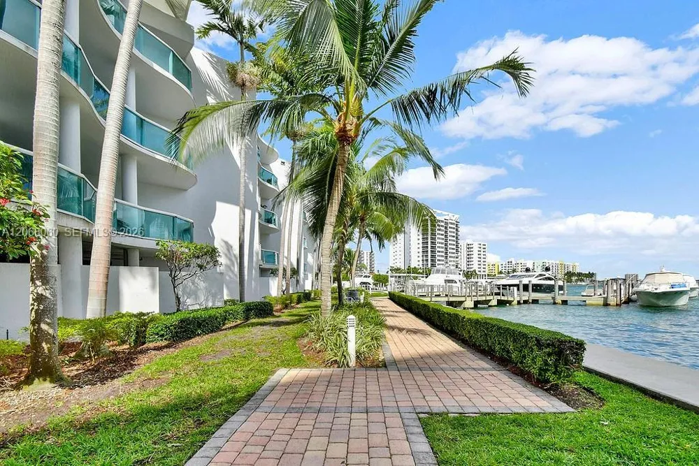 7900 Harbor Island Dr #1408 North Bay Village, FL 33141
