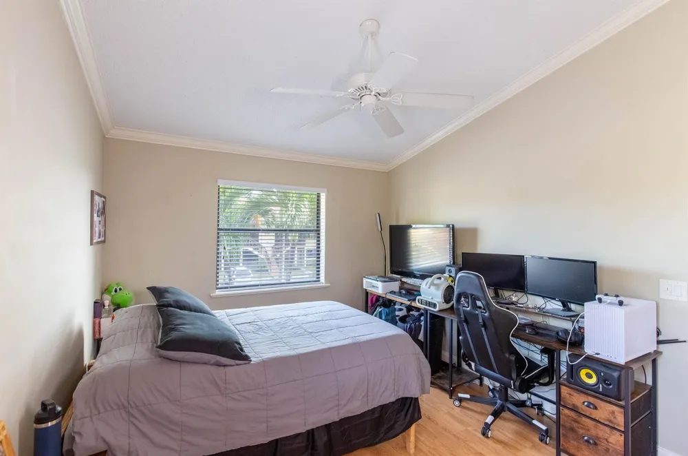 4703 Lucerne Lakes Boulevard E #204 Lake Worth, FL 33467