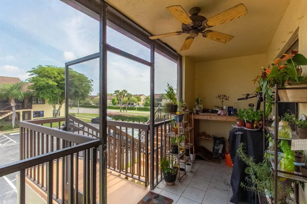 4703 Lucerne Lakes Boulevard E #204 Lake Worth, FL 33467
