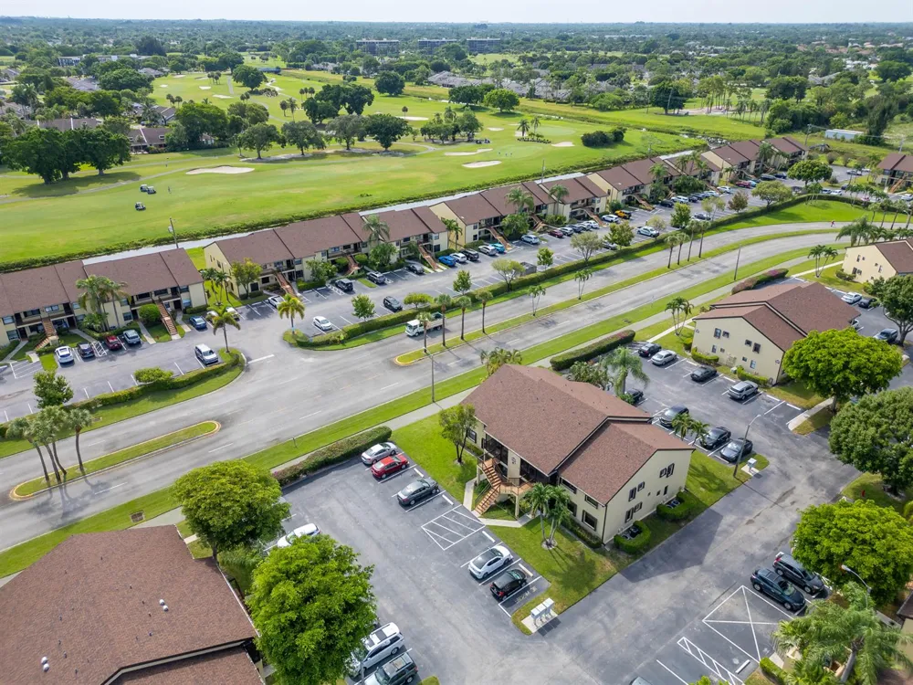 4703 Lucerne Lakes Boulevard E #204 Lake Worth, FL 33467