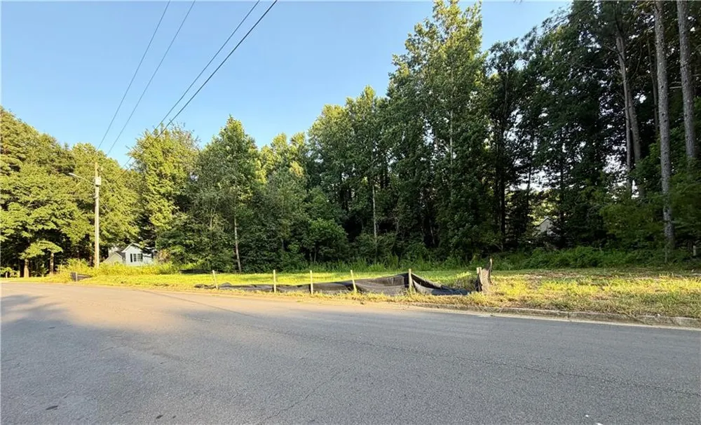 5835 Rolling Oaks Circle Cumming, GA 30040