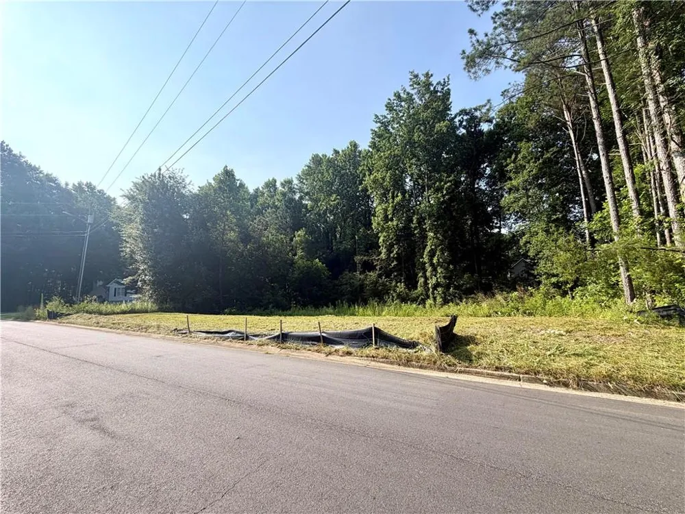 5835 Rolling Oaks Circle Cumming, GA 30040