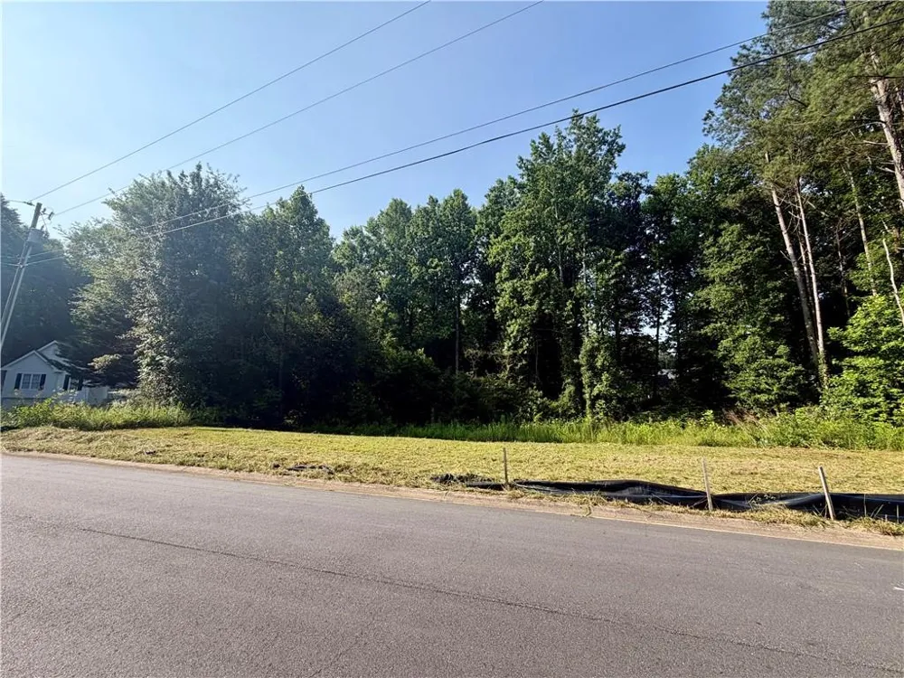 5835 Rolling Oaks Circle Cumming, GA 30040