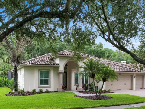 4987 CROSS POINTE DRIVE