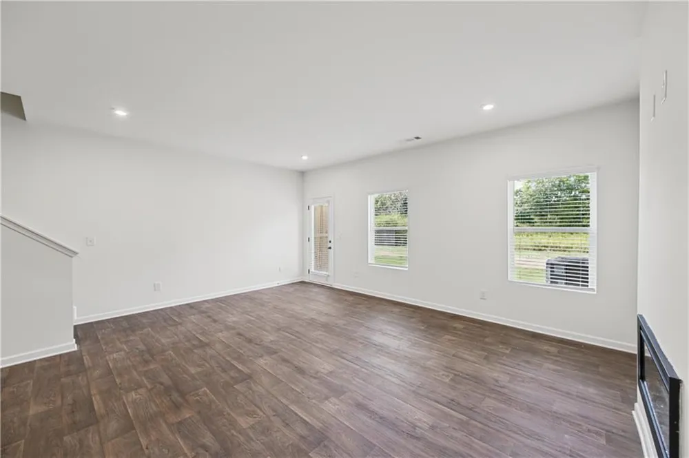 323 Rolling Green Road Adairsville, GA 30103