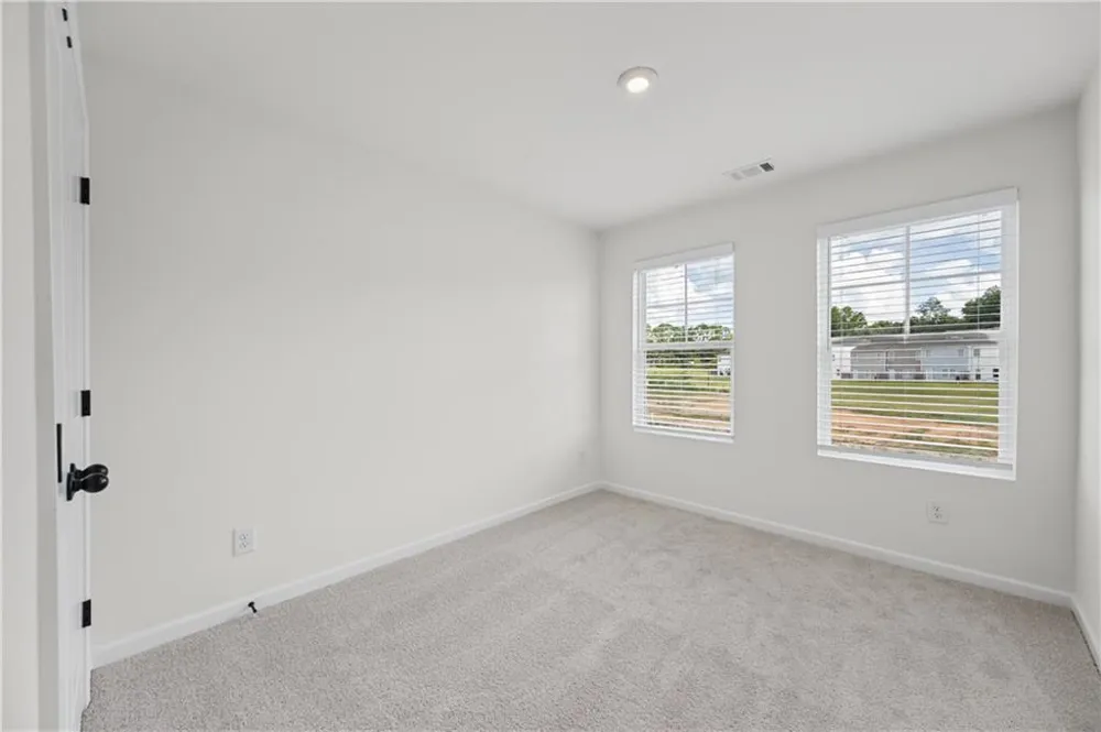 323 Rolling Green Road Adairsville, GA 30103