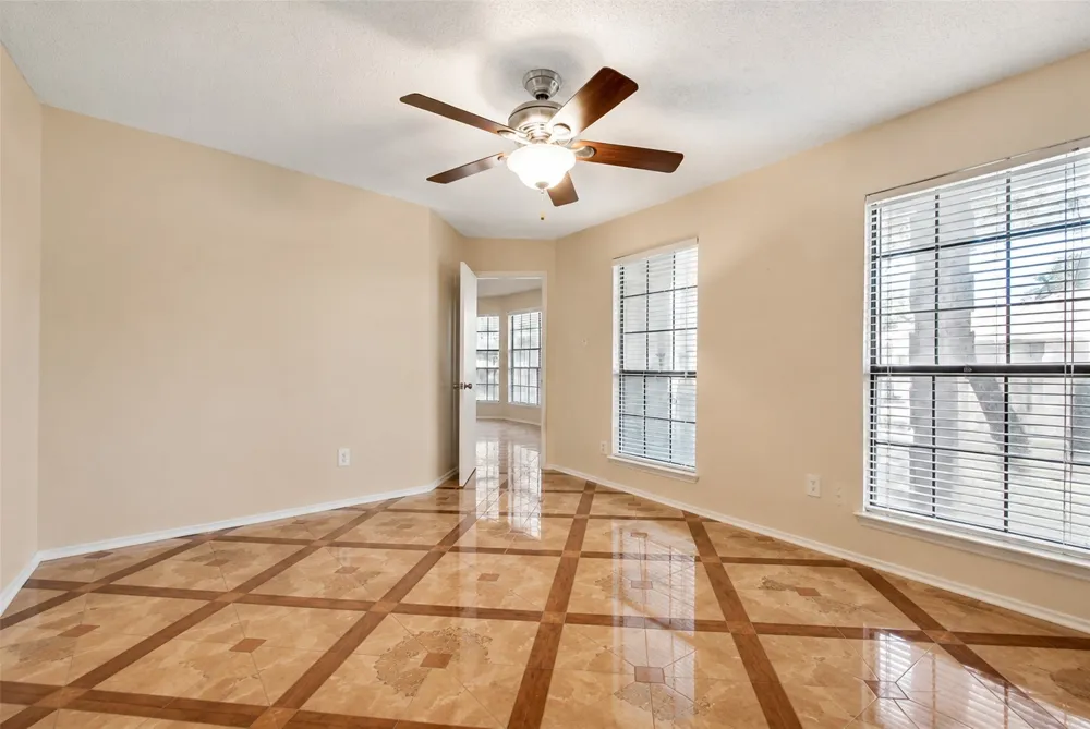 2332 Chestnut Way Bedford, TX 76022