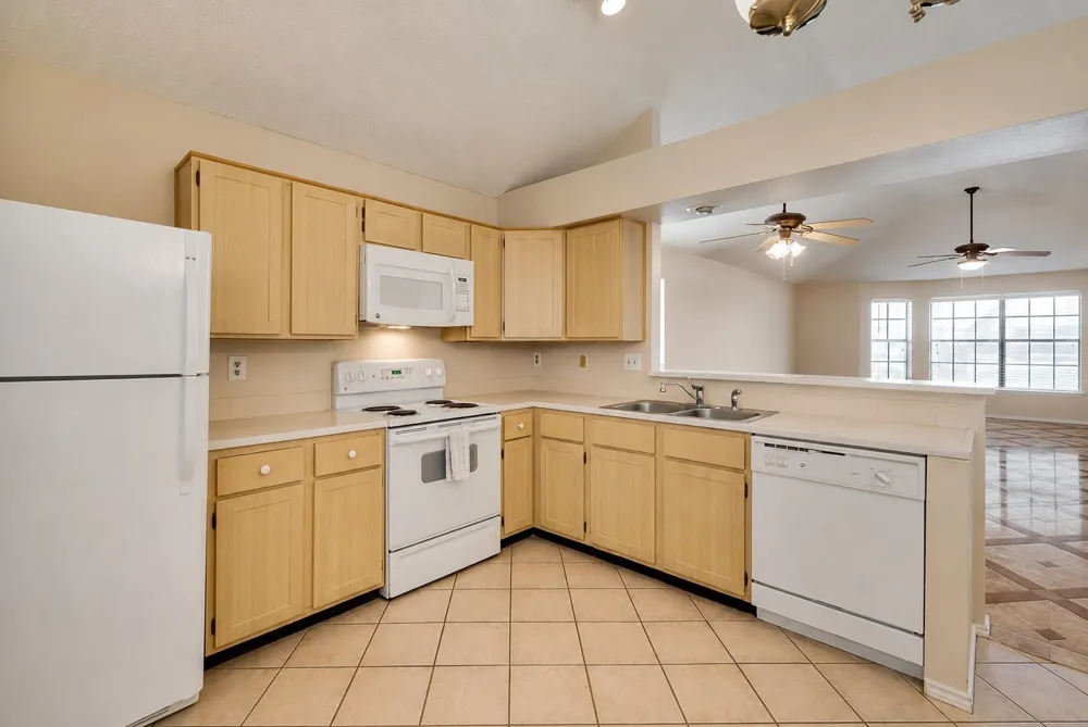 2332 Chestnut Way Bedford, TX 76022