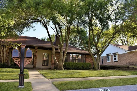 2332 Chestnut Way