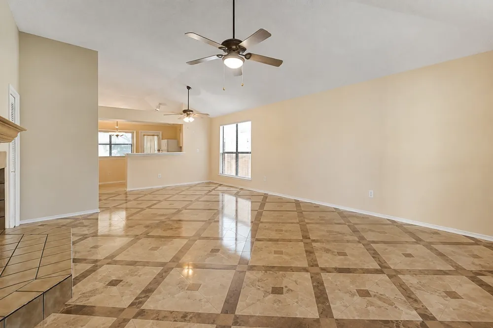 2332 Chestnut Way Bedford, TX 76022