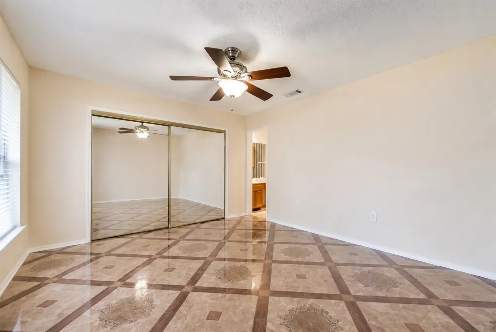 2332 Chestnut Way Bedford, TX 76022