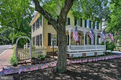 104 MULBERRY STREET