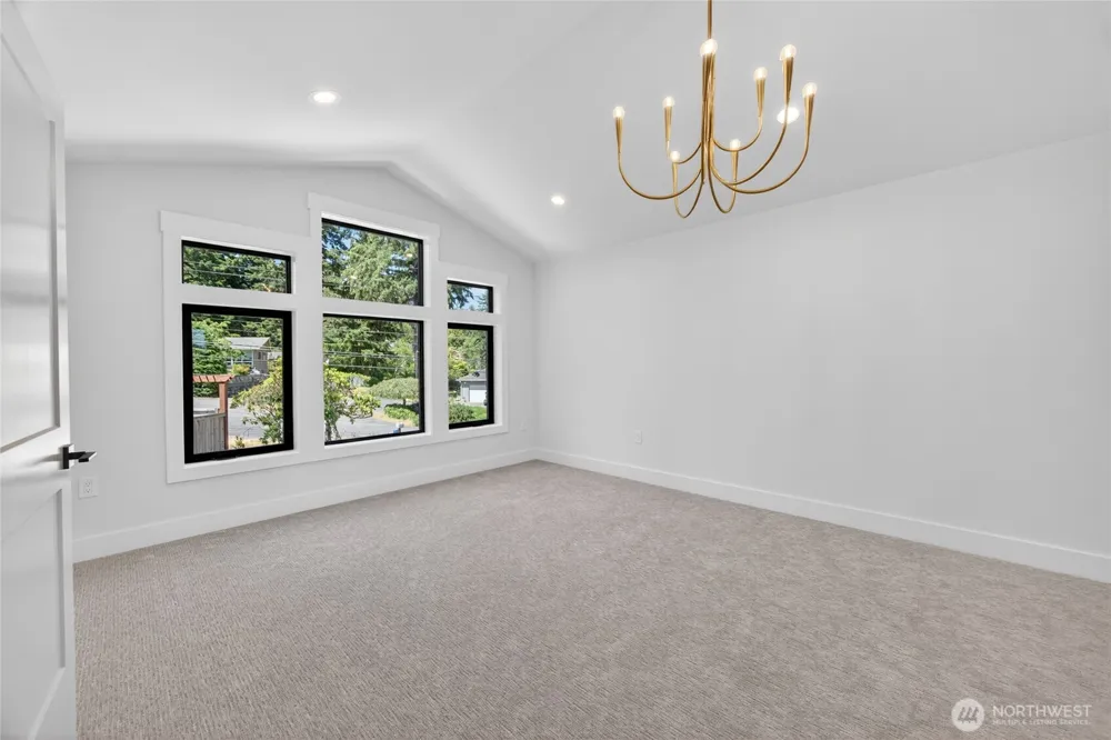 13820 Military Road E Puyallup, WA 98374