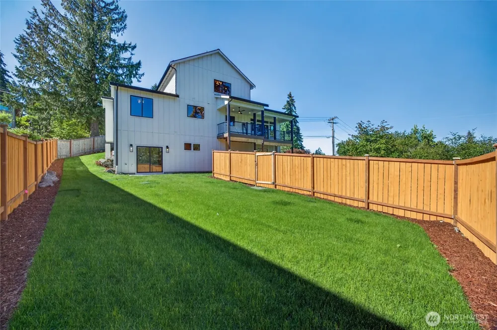 13820 Military Road E Puyallup, WA 98374