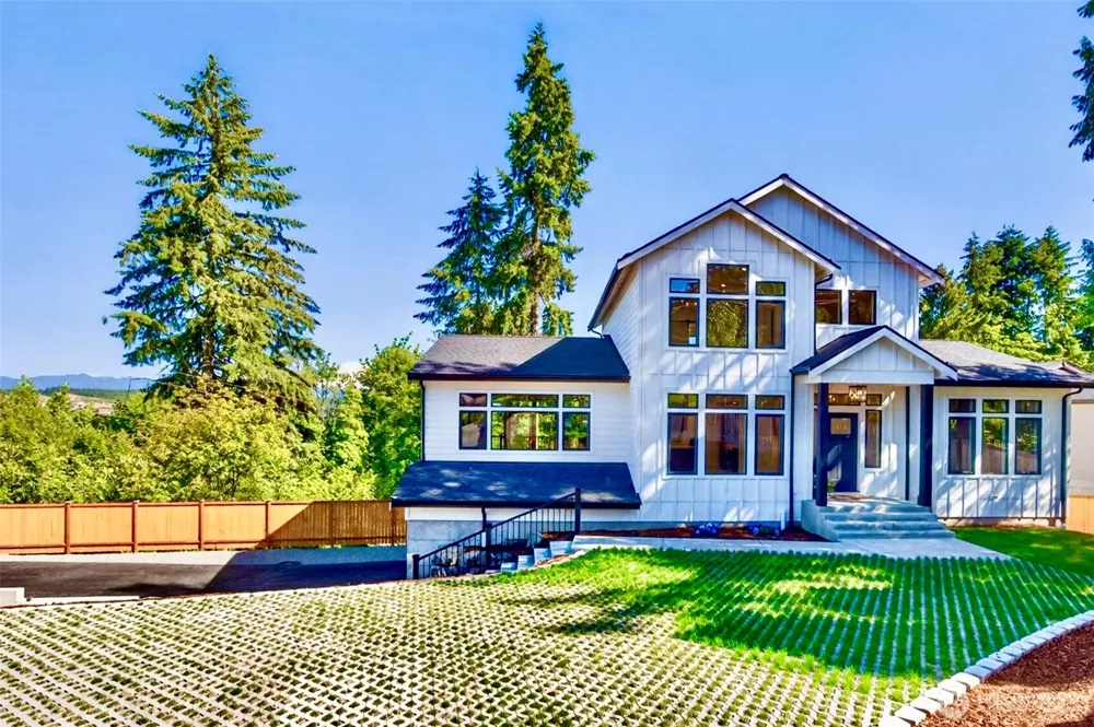 13820 Military Road E Puyallup, WA 98374