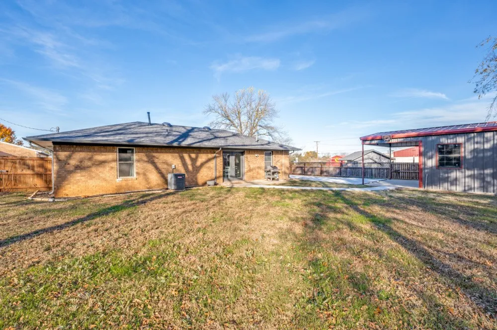 309 S Washington Street Pilot Point, TX 76258