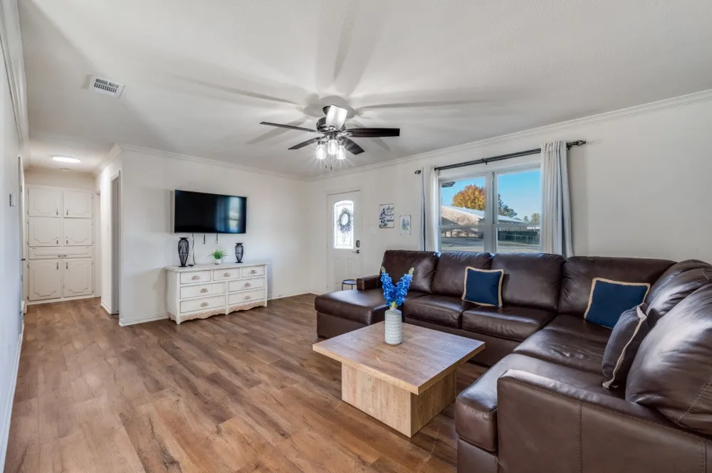 309 S Washington Street Pilot Point, TX 76258