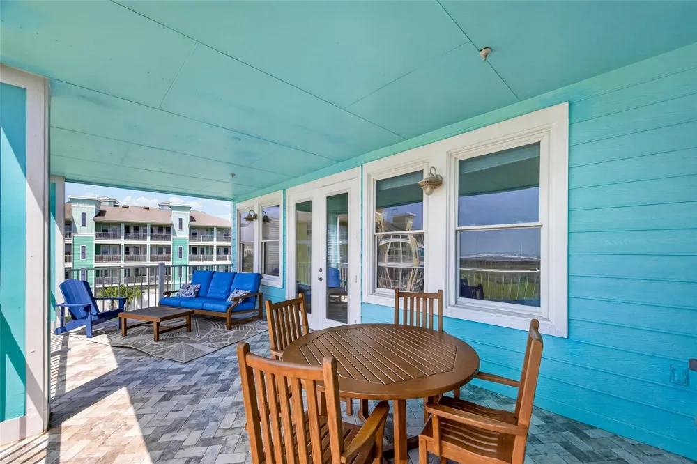 4211 Pointe West Drive #203 Galveston, TX 77554