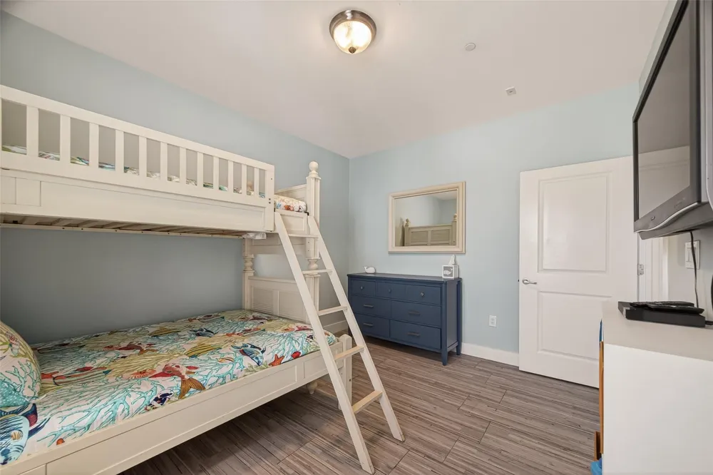 4211 Pointe West Drive #203 Galveston, TX 77554