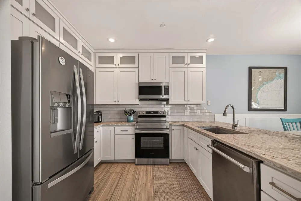 4211 Pointe West Drive #203 Galveston, TX 77554